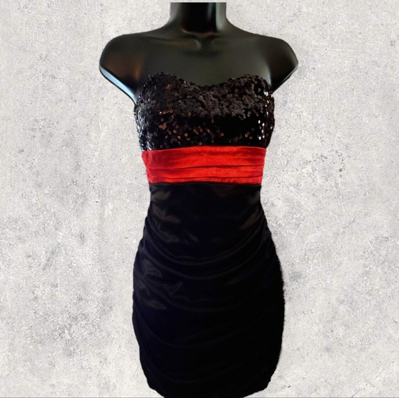 Papaya Dresses & Skirts - Strapless Sequined Black Party Dress with Red Banded Bow